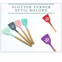 Spatula Silikon Gagang Kayu Bolong Sutil Slotted Turner